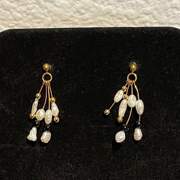 Mona SoFresh Water Dangle Pearl Bead Cluster Earring Studs In Gold, Black, White - Picture 1 of 2
